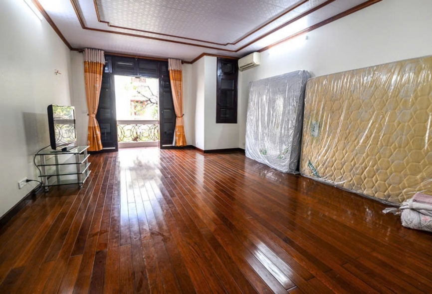 Simple house for rent in Ciputra, Tay Ho, Ha Noi